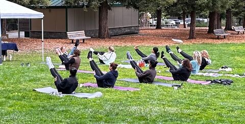 Group mat class at Beresford Park, San Mateo - Hiptwist pop-up event